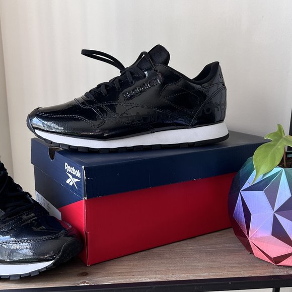 Nearly New (Only Worn Twice) Reebok It's A Man's World Women's Running Sneakers - Picture 1 of 16